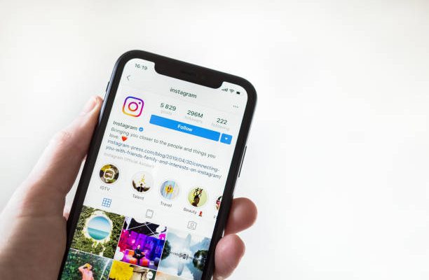 Fake Login Prompts Targeting Instagram Private Viewer Users